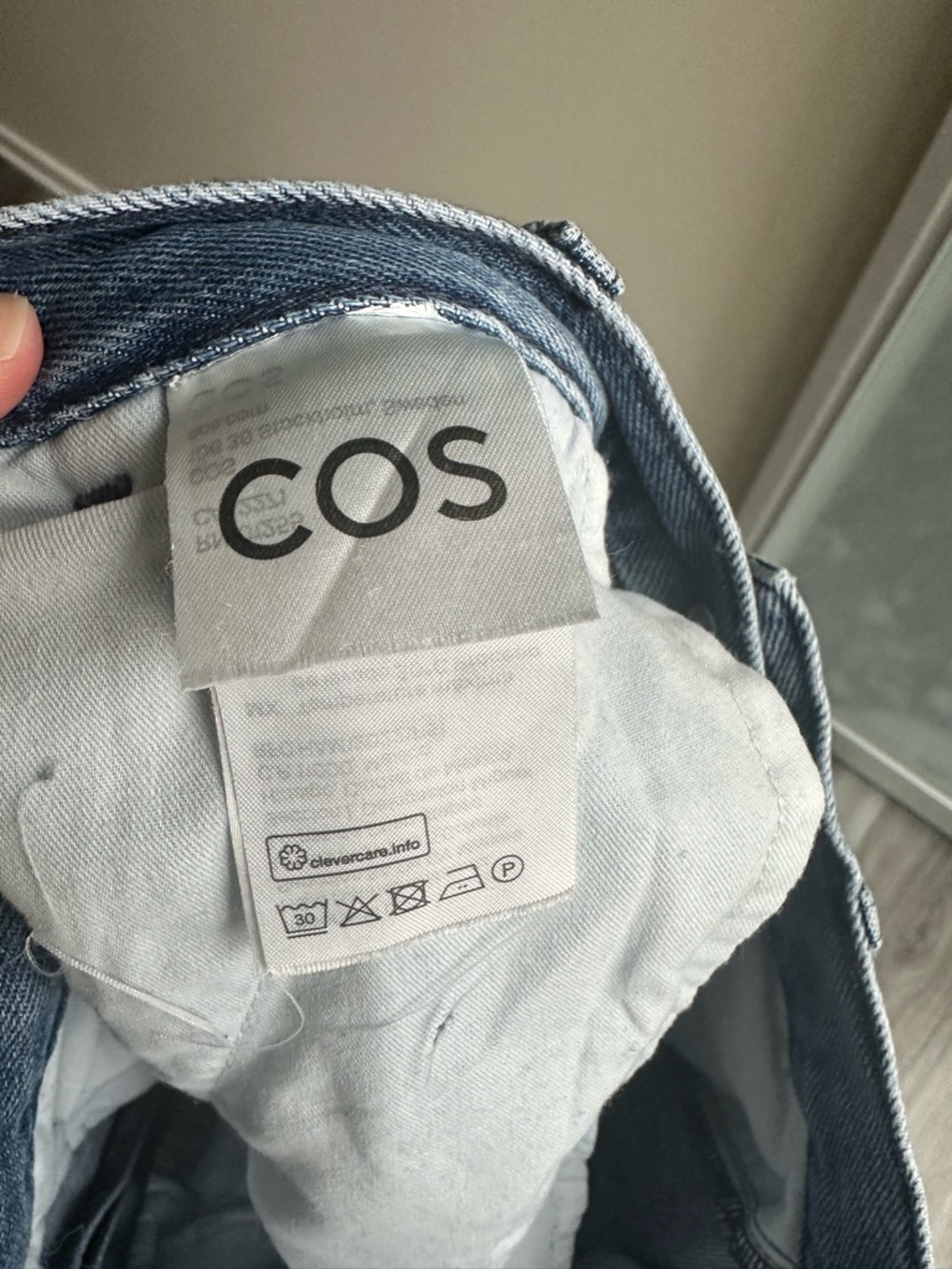 COS ($169) High Waisted Wide Leg Jeans | Minimalist Pleated Front Denim | Size 6 - Picture 12 of 16